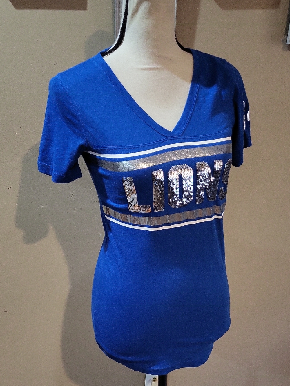 Victoria's Secret PINK Detroit Lions Football Shirt - Picture 3 of 15